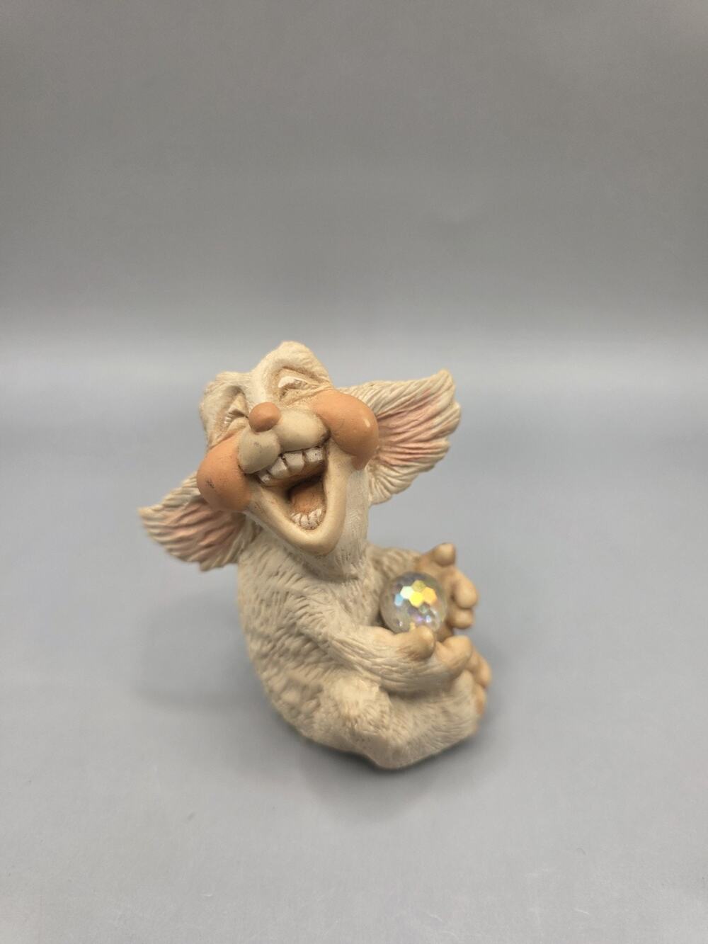 World of Krystonia Poffles Figurine Laughing #1401 w/ Crystal 1988